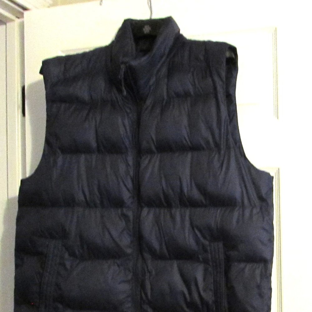 G.H. BASS Navy Blue Puffy Vest  Size XL